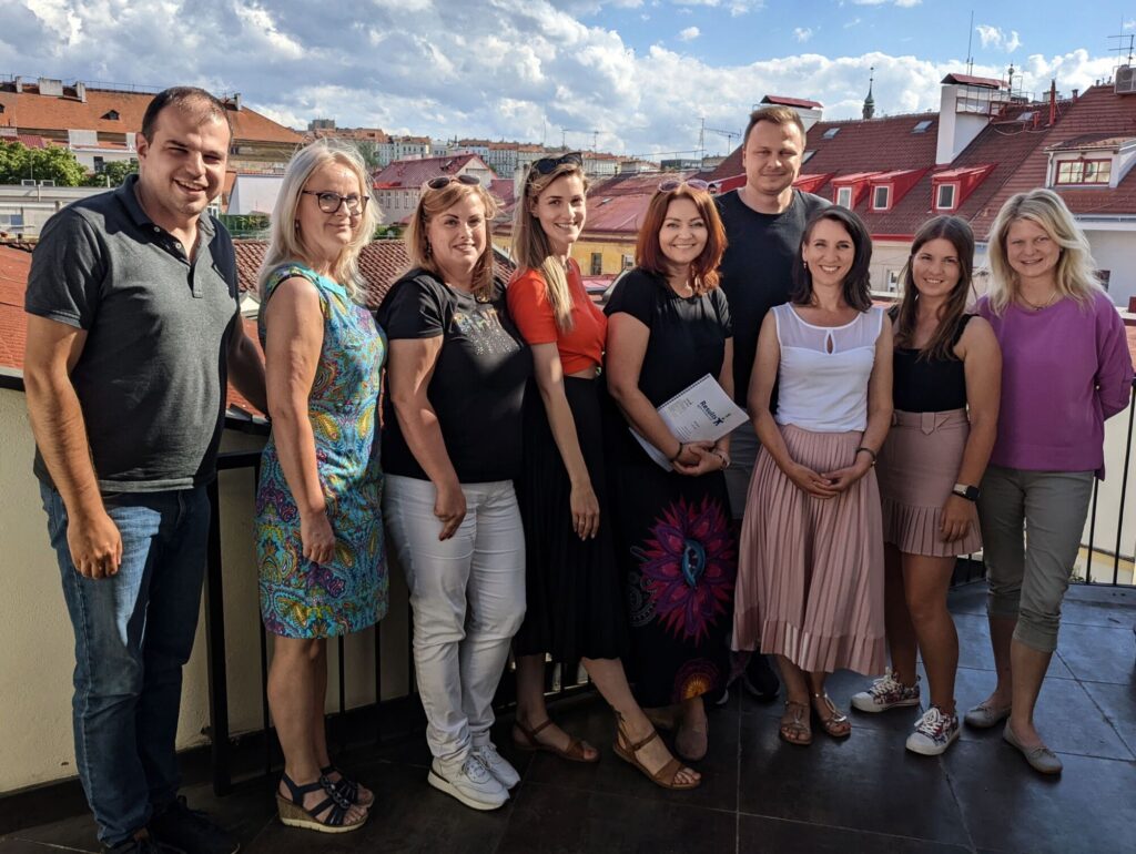 Foto účastníků základního koučovacího kurzu